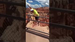 MAN ALMOST FALLS INTO THE GRAND CANYON 😱😳🤦‍♂️ | LARAPTV #grandcanyon #pranks #notfunny