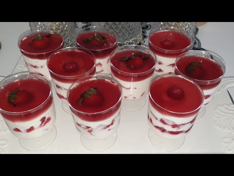 verrines-à-la-fraise-et-crème-fraîche-à-la-vanille🍓🍓-تحلية-بالفراولة-و-كريمة-بالفانيليا