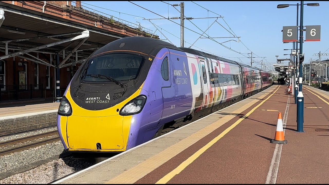 Trains at Rugby station 27/06/23