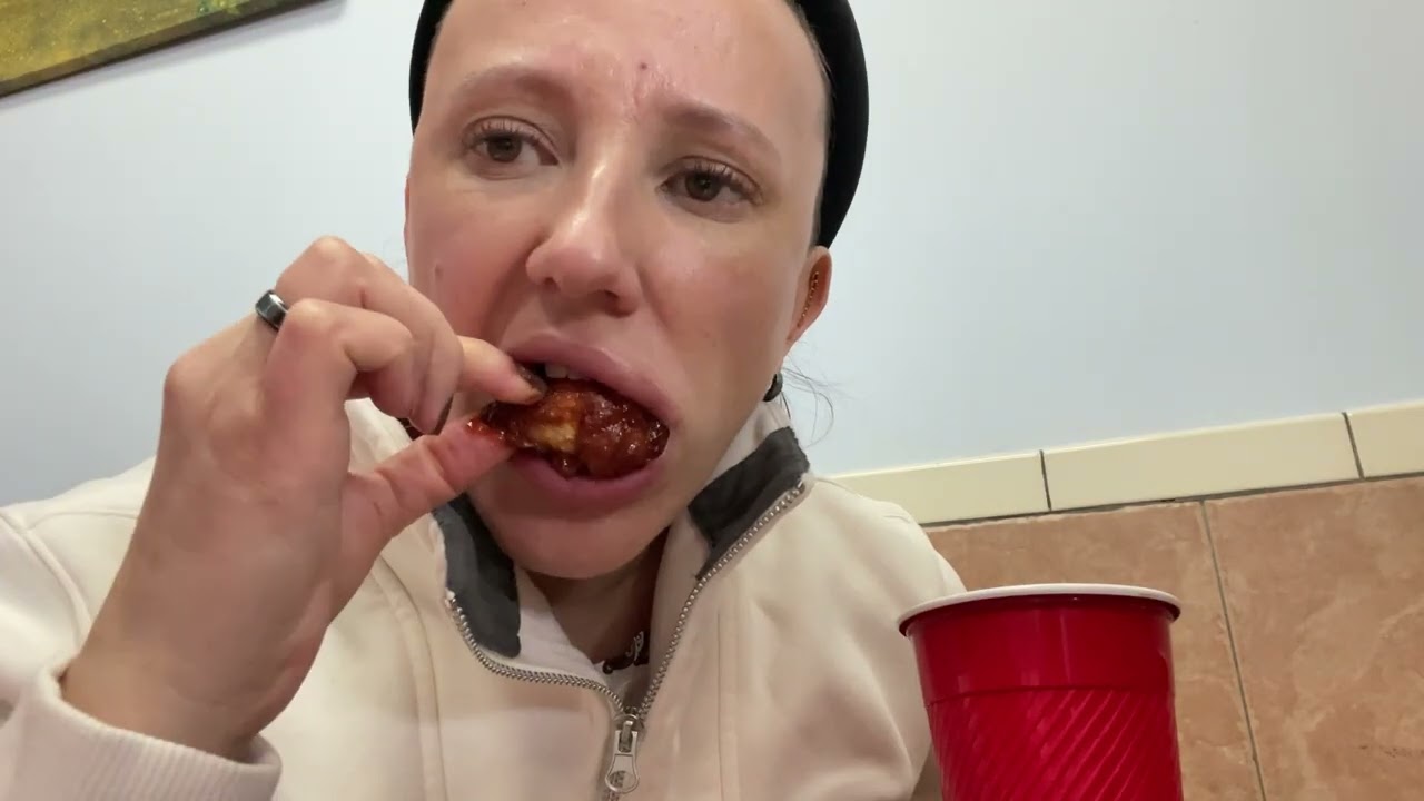 Настоящий Русский Мукбанг #food #eating #mukbang #мукбанг #strekoza #еда #foodie #кушаюнакамеру 