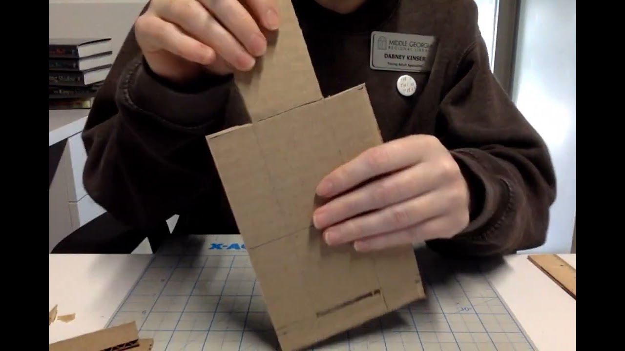 DIY Cardboard Phone Stand