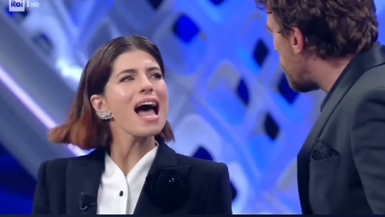 Maria Chiara Giannetta e Maurizio Lastrico "ahhh te vuoi fare la baldoria" Sanremo 2022