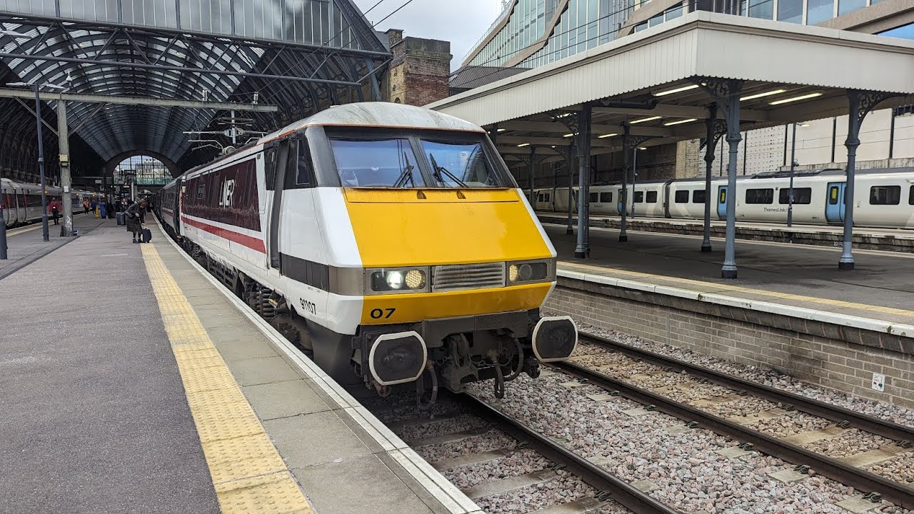 91107 departing Kings Cross with tones 03/02/2024 - YouTube