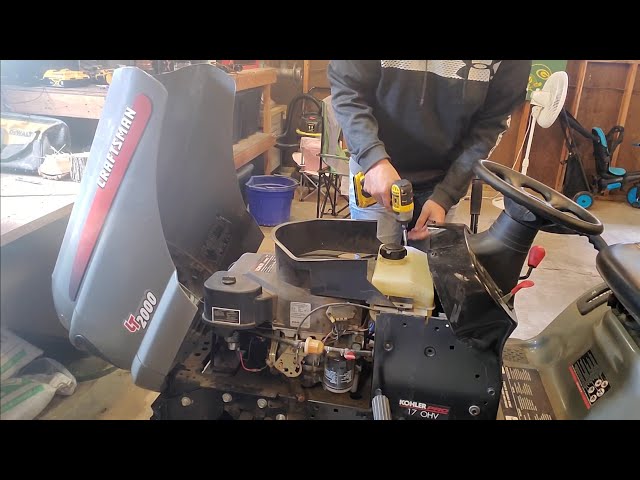 Riding Lawn Mower Fuse Location - YouTube