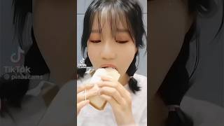 Jo Yuri Eating Fancam