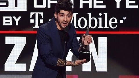 Zayn Malik wins New Artist of the Year at the AMA