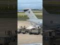 オーストラリア空軍のC-17輸送機と、自衛隊車両のコラボ、最高にカッコいい‼️新潟空港にて オリエント・シールド25 陸上自衛隊