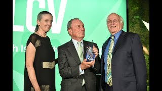 Mike Bloomberg Receives a Lifetime Achievement Award from the League of Conservation Voters