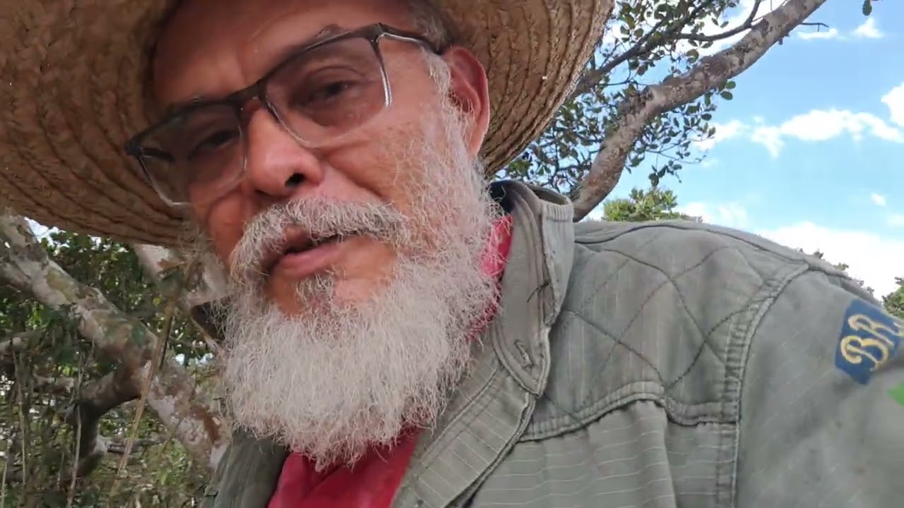 Cavando a sapata com TRATORITO e enxada rotativa