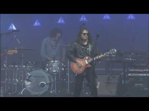 The War on Drugs - An Ocean In Between The Waves - Live