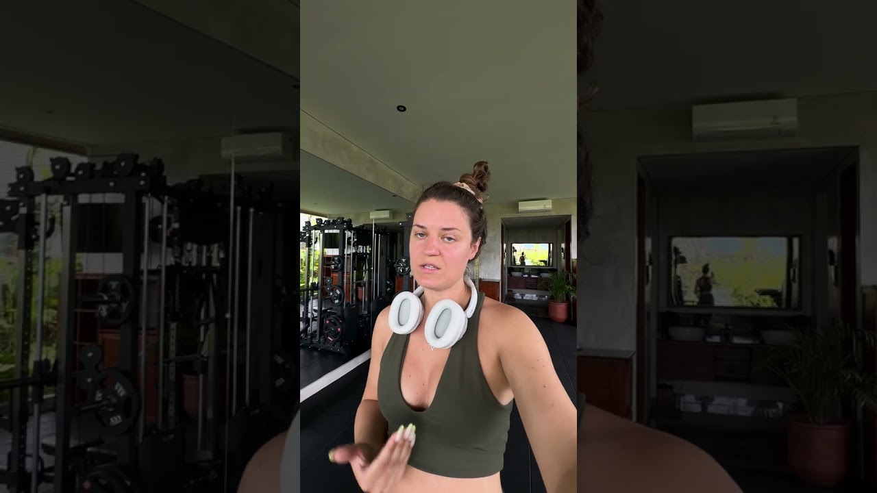 От ненависти к себе и страху проявляться к 11 выпущенным песням, сборнику стихов и первому концерту 