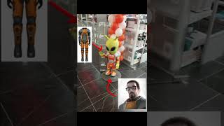 He stole Gordon's suit. #halflife #halflife2 #gordonfreeman #memes #meme