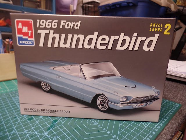 1966 Ford Thunderbird AMT Ertl 1:25 Scale Model Car Kit Unboxing