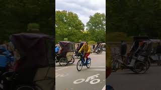 Exploring Central Park on a Monocycle: A Colorful Autumn Tour #shorts