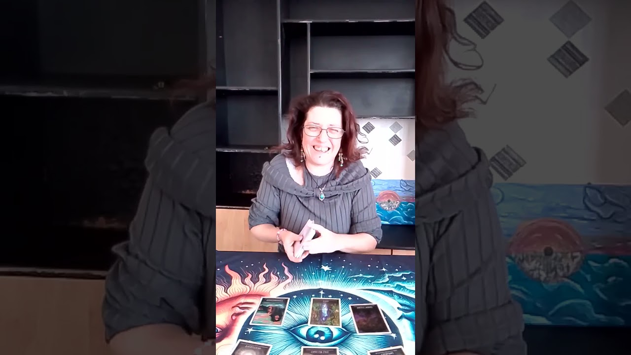 Tirage sentimental intemporelle : vous êtes attiré l'un et l'autre mais personne ne bouge 😂🫣😅❤️