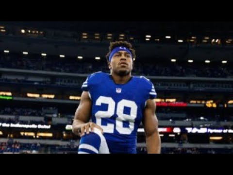 Jonathan Taylor injury: Colts RB goes to locker room with injury in ...