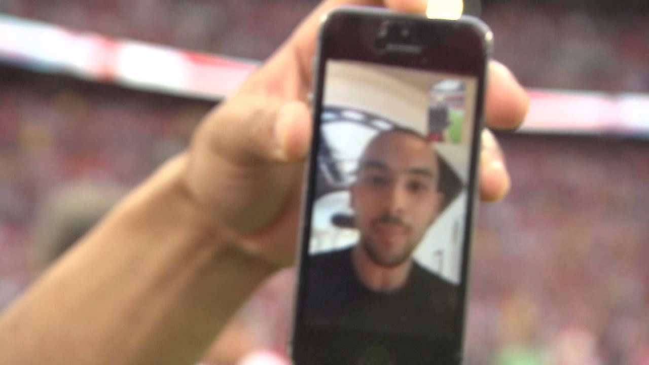 football score AMAZING: Jenko, Poldi and Chambo FaceTime Theo Walcott on the pitch!