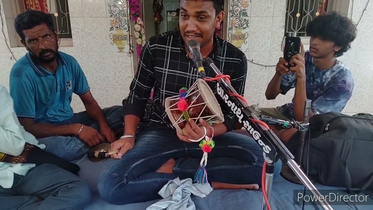 ધવલ વણજારા નવરંગો માંડવો  ગામ આગરીયા બગડા પરીવાર સમસ્ત ચામંડા માતાજી નો માડવો