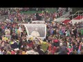 PAPA PASSA O DOMINGO PEDINDO DESCULPAS EM VISITA OFICIAL NA IRLANDA.