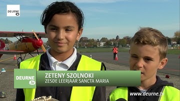 Vredesteken met 100 versierde legerhelmen (video)