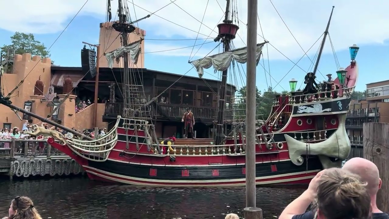 Kaptein Sabeltann drar på tokt med mannskapet 🏴‍☠️