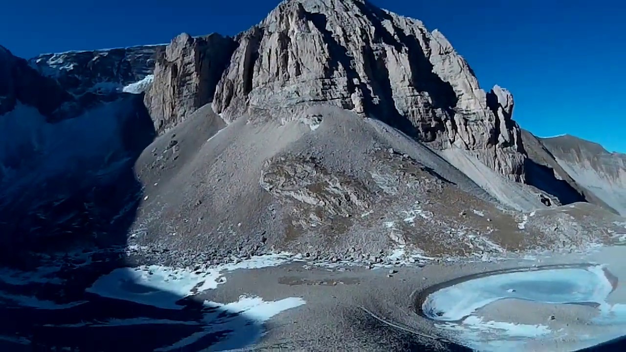 Ventisei Dicembre 2016 - Panoramica sulla valle del Lago di Pilato dal ghiaione sotto il Vettore