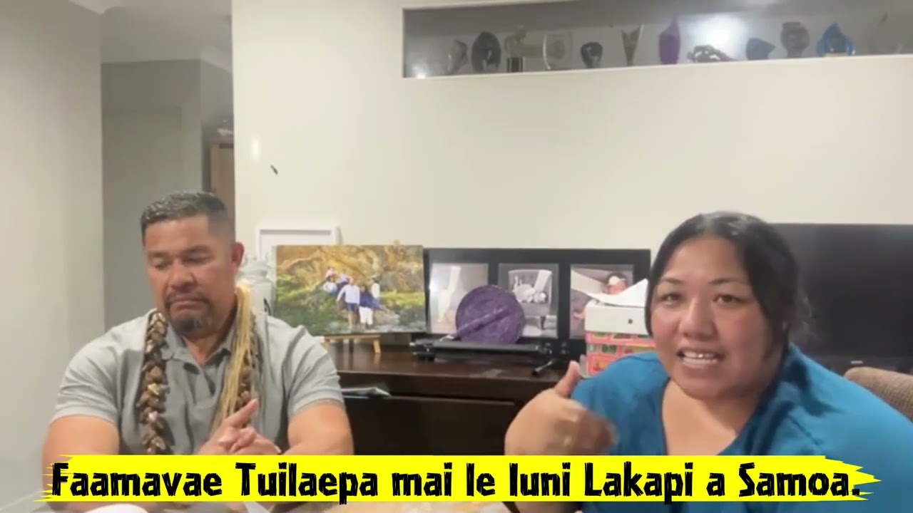 Faamavae Tuilaepa male Iuni Lakapi a Samoa. Lauga se tasi faifeau o Iesū sa faafafine.