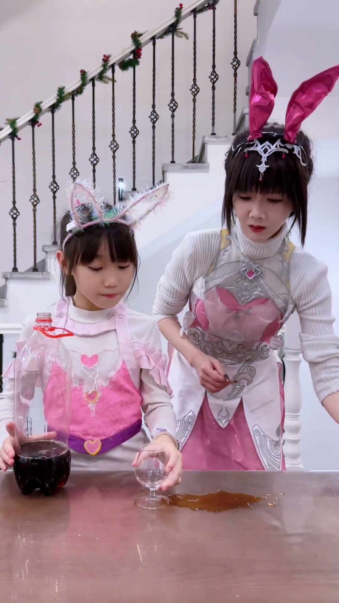 No wonder Wu Tong can't drink coke!# Douluo Mainland# Tang San# Little Dance# Role Playing