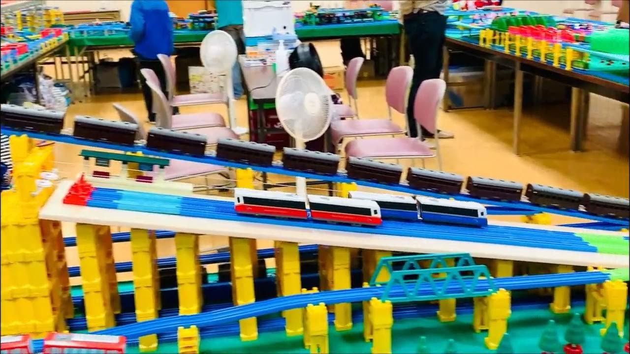 【プラレール】ロープウェイとケーブルカーと振り子の車両が走行しています【改造】 YouTube