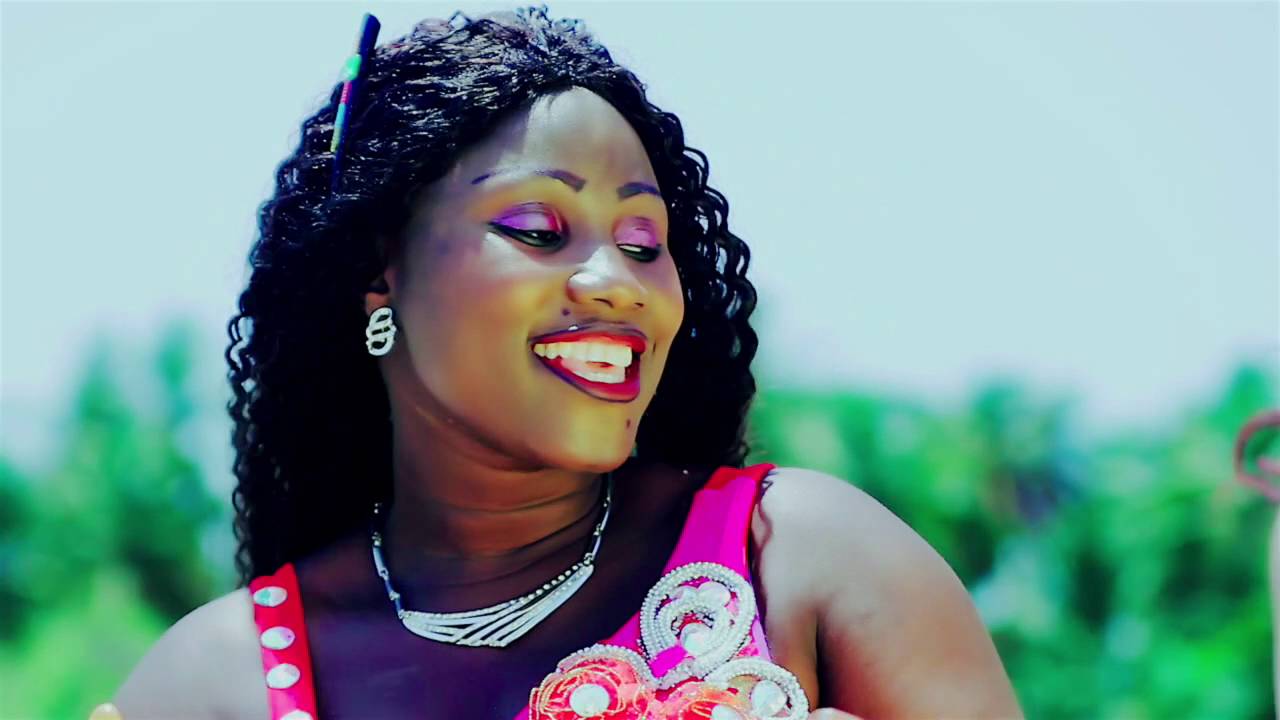 DOUDOU BENNY feat M'BALLOU BARRY - Sidiki Kèlèya (Clip Officiel GUINEE 2016