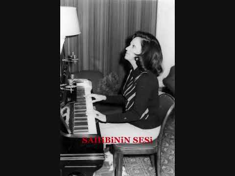 Ayla Büyükataman - Bir Deniz Ki Gözlerin ölürcesine Derin