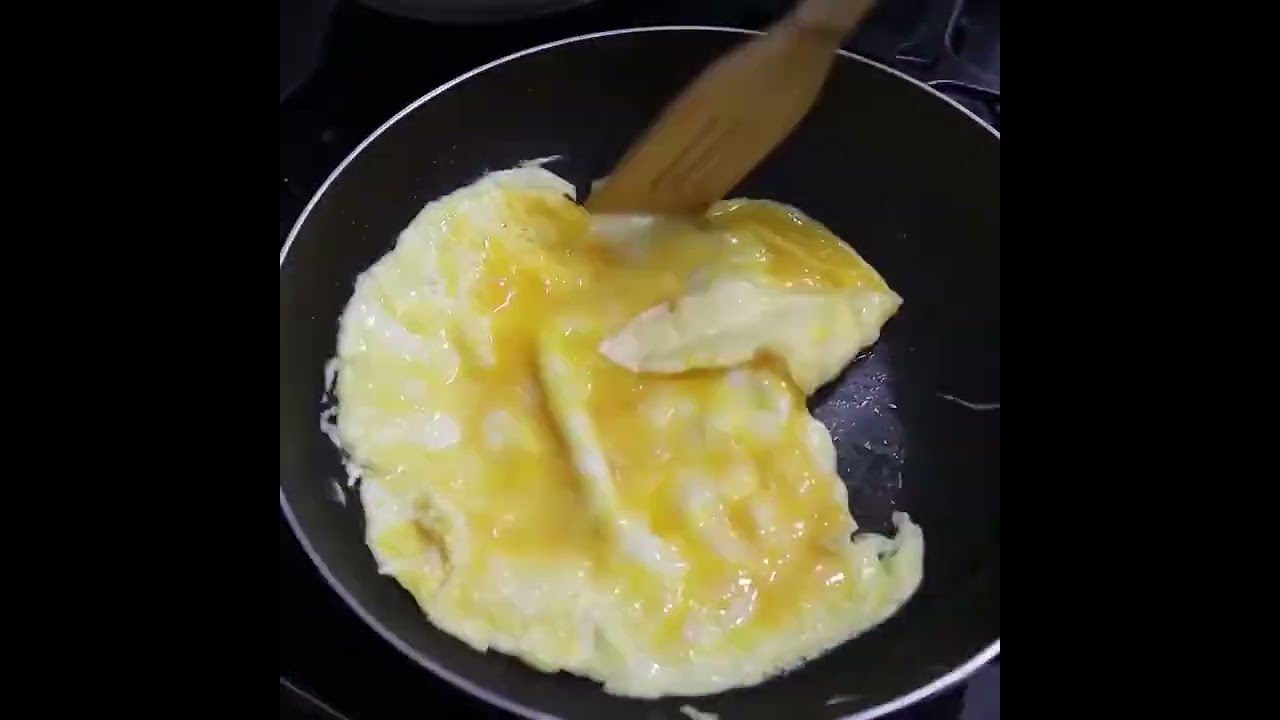 Yumurtalı Pırasa TarifiVideo by kolaydogalyemektarifleri #food #tarif #pratiktarifler