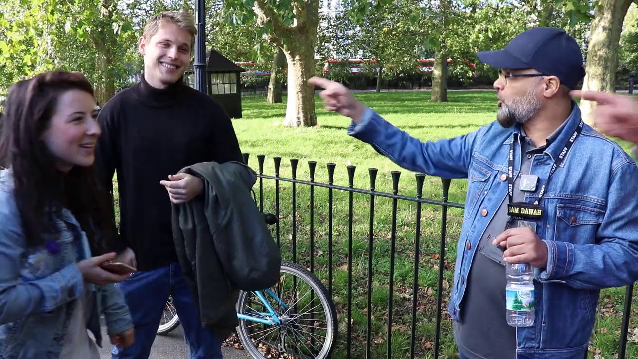 Hashim and Spanish lady in a nice Conversation Speakers Corner
