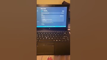 Downloading Windows 11 insider preview update on a Toshiba laptop tablet demo part 14
