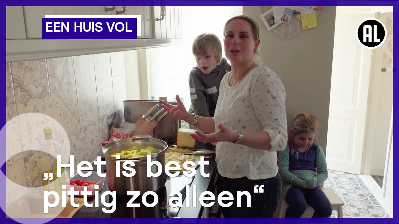 Moeder Jantina Zeldenrust staat er alleen voor met 8 kids | Een huis vol
