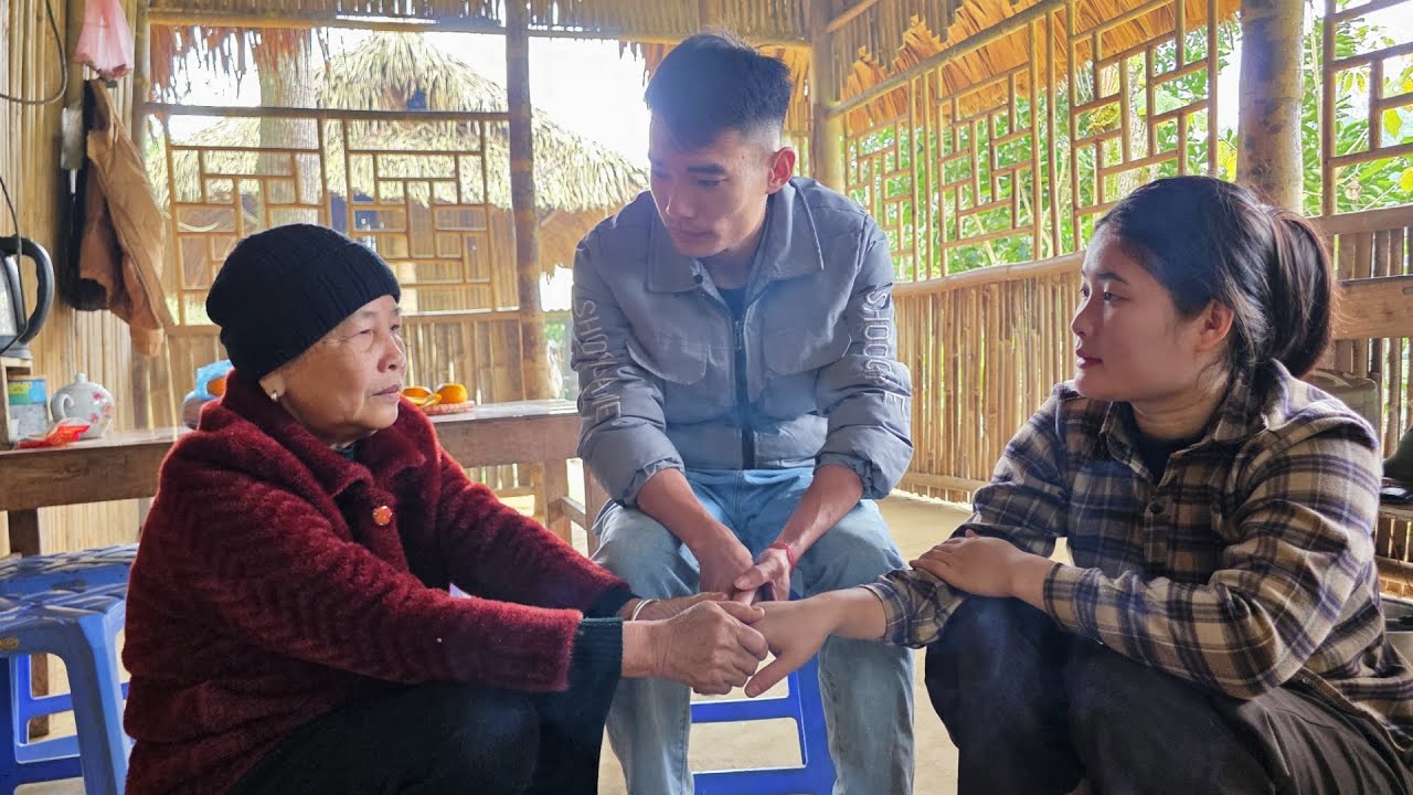 The family of three lives happily and is preparing to welcome a new member.