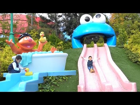 Usj ワンダーランドの 公園 で 滑り台 水遊び して遊んだよ こどもとお出かけ Family Fun Theme Park Universal Studios Japan Youtube