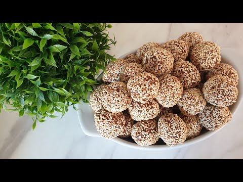 كرات التمر بالسمسم