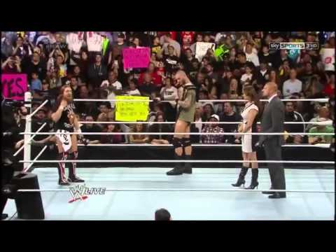 Видео: WWE RAW 2 10 2014 Betty White, Triple H, Stephanie McMahon, Randy Orton, Daniel Bryan segment