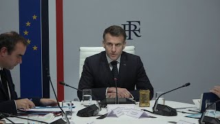 Macron: "notre priorité, c'est la sécurité de nos ressortissants" | AFP Extrait