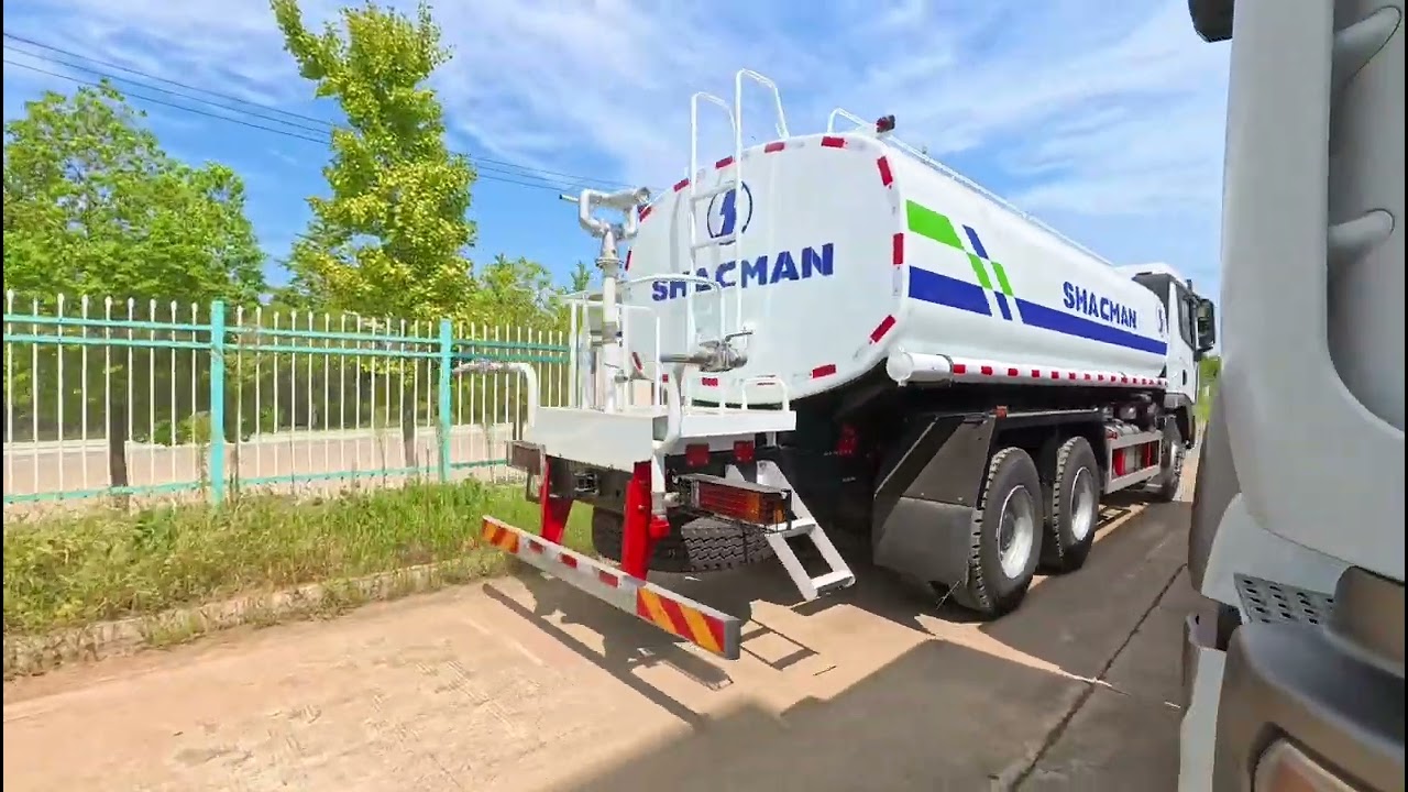 China's export sprinkler truck