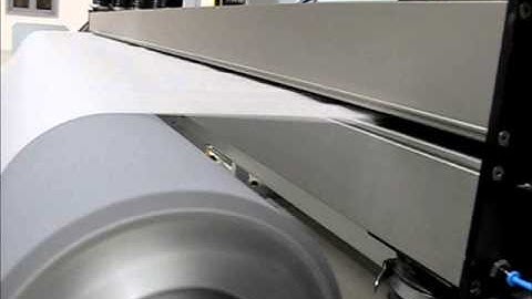 Non-woven material running through a Kelva Cleanflow® Webcleaning System