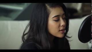 Download lagu Let Me Go Cover Fatin Afeefa Let Me Go Cover Fatin Afeefa