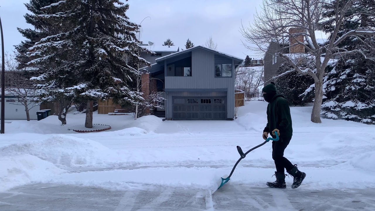 LLawns Residential Snow Shovelling Services for NW Calgary Homeowners