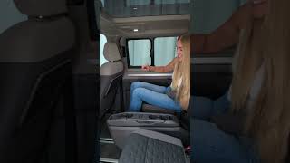 💡Deployable armrests and center table in the VW Multivan Facelift