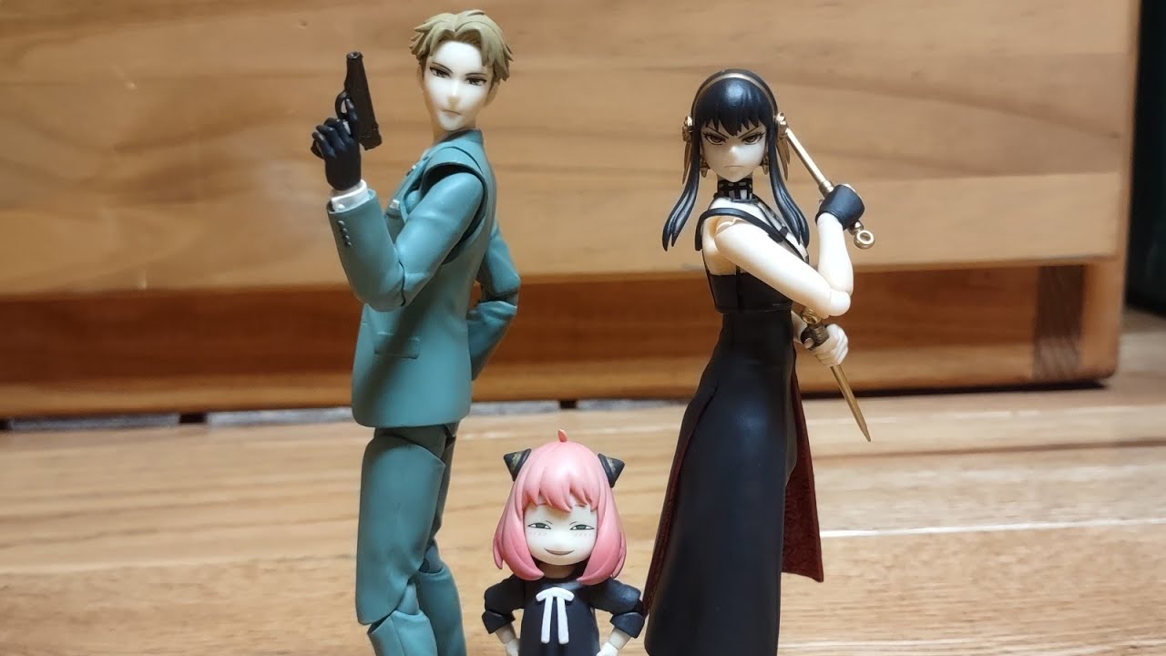 Я рассматриваю SH Figuarts Spy X Family Forger Family