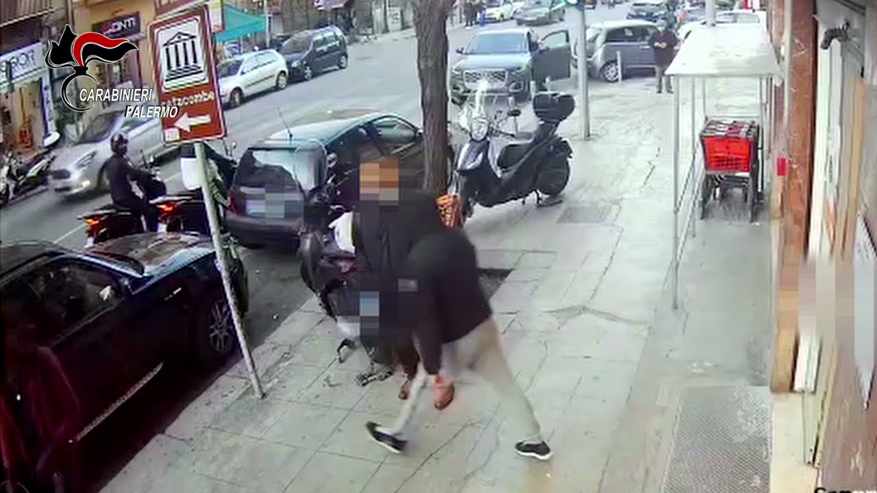 Palermo: Carabiniere fuori servizio affronta 4 rapinatori in fuga in Corso Calatafimi