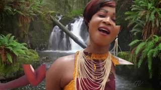 LA REINE AHUSSI - AIMER