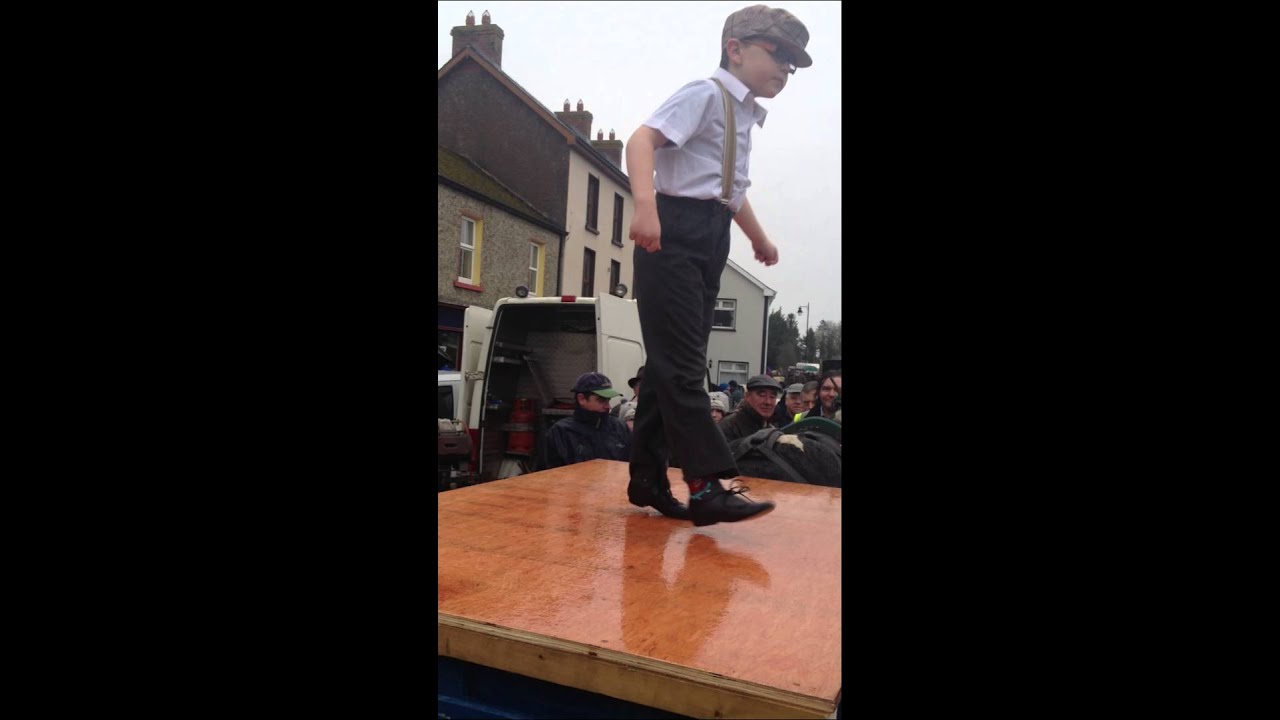 Tomas Og Dancing on the cart in Mohill 2012