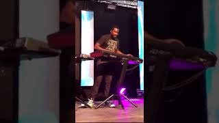 Alie Keys going crazy on the keyboard